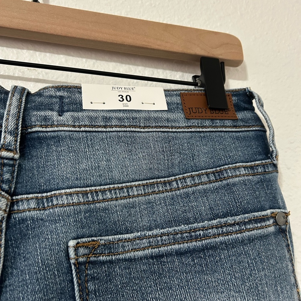 JudyBlue wide leg crop high waist mid blue jeans size 30 - Picture 6 of 6